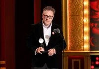 Peça sobre o antissemitismo triunfa no Tony Awards