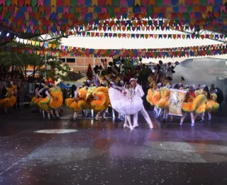 Quadrilhas juninas dão show de beleza e tradição