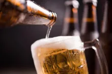Imagem ilustrativa da imagem Reforma tributária pode criar imposto seletivo para bebidas alcoólicas