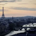 Airbnb se compromete a combater prostituição durante Paris-2024 imagem
