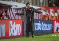 Léo Condé admite pressão após derrota: "Futebol é resultado"