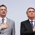 Líder do PL pede autorização a Moraes para visitar Bolsonaro imagem
