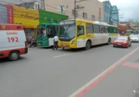 Acidente entre dois ônibus deixa trânsito lento na Calçada