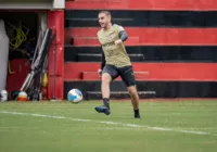 Bruno Uvini comemora retorno ao Vitória no dia do aniversário do filho