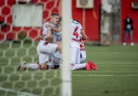 Confira o que o VAR falou sobre gol impedido e pênalti para o Vitória