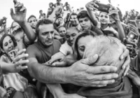 Documentário sobre Lula é aplaudido em Cannes