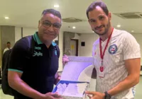 Ex-técnico do Bahia, Roger Machado ganha presente após reencontro