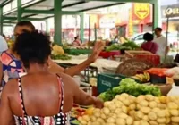 Feira de Santana: feirantes reclamam retirada da cobertura de barracas