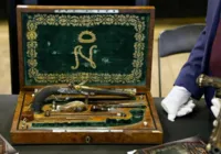 França quer manter duas pistolas de Napoleão Bonaparte no país
