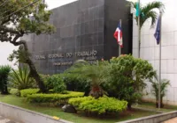 Gerente é demitido na Bahia após beijar funcionária sem consentimento