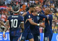 Holanda vence Romênia e vai às quartas de final da Eurocopa