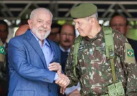 Lula elogia comandante do Exército por atuação no Rio Grande do Sul