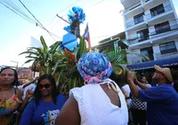 Multidão vai às ruas acompanhar desfile em homenagem ao 2 de Julho