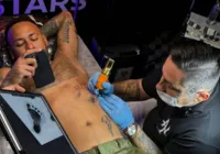 Neymar homenageia filha caçula com tatuagem