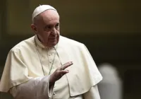 Papa Francisco pede desculpas por frases consideradas homofóbicas