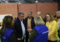 Rui Costa visita abrigo no RS com Lula