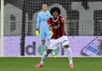 Torcedor declarado do Bahia, zagueiro Dante renova com o Nice até 2025