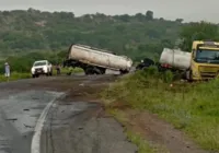 Trecho da BR-324 é liberado após acidente com derramamento de diesel