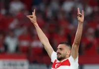 Uefa investiga zagueiro por gesto pró-extrema direita