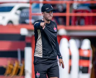 Carpini relaciona 24 jogadores para o jogo contra o Corinthians