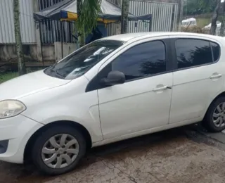 Carro roubado é recuperado no bairro do Garcia, em Salvador