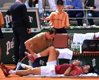 Djokovic anuncia que sua cirurgia no joelho "correu bem"