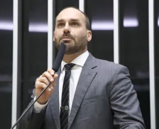 Eduardo Bolsonaro diz que Brasil deu sorte com o pai na pandemia