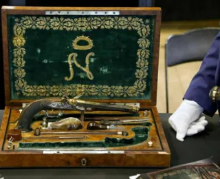 França quer manter duas pistolas de Napoleão Bonaparte no país