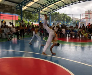 Grupo de capoeira promove atividades culturais em escola de Salvador