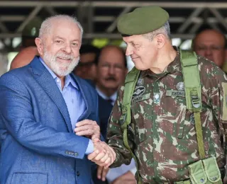 Lula elogia comandante do Exército por atuação no Rio Grande do Sul