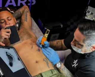 Neymar homenageia filha caçula com tatuagem