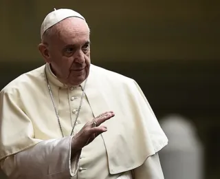 Papa Francisco pede desculpas por frases consideradas homofóbicas