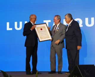 Ricardo Alban recebe medalha Luiz Tarquínio