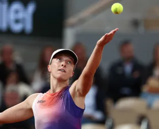 Swiatek bate francesa e vai enfrentar Osaka em Roland Garros