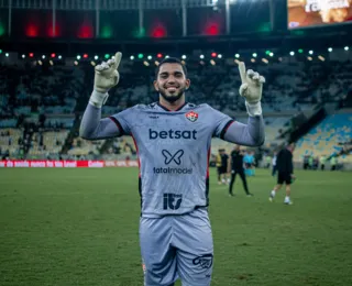 Vitória amplia contrato do goleiro Lucas Arcanjo