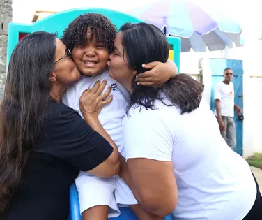 Mães iluminadas são guardiãs de filhos especiais - Imagem