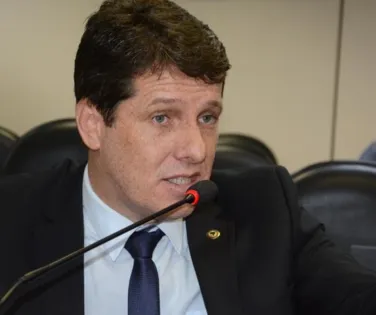 Prefeitura de Jequié não cumpre piso e agentes questionam R$ 10 mi para São João - Imagem