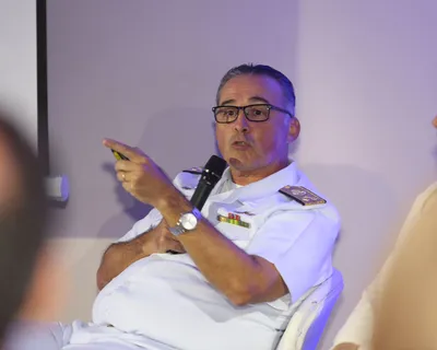 Almirante explica sobre Planejamento Espacial Marinho na Sala A TARDE