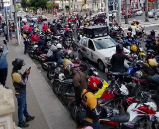 Ignorados por Colbert, mototaxistas protestam em Feira de Santana