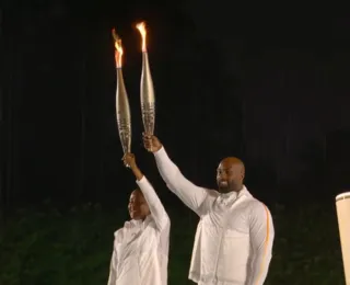 Paris 2024: Teddy Riner e Marie-José Pérec acendem pira olímpica