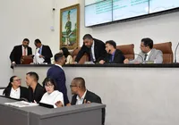 Câmara aprova projeto que reduz salários do Legislativo de Feira