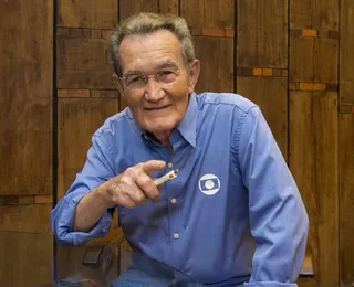 Famosos, clubes e jornalistas lamentam a morte de Léo Batista
