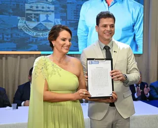 Sheila Lemos toma posse como primeira prefeita eleita em Conquista